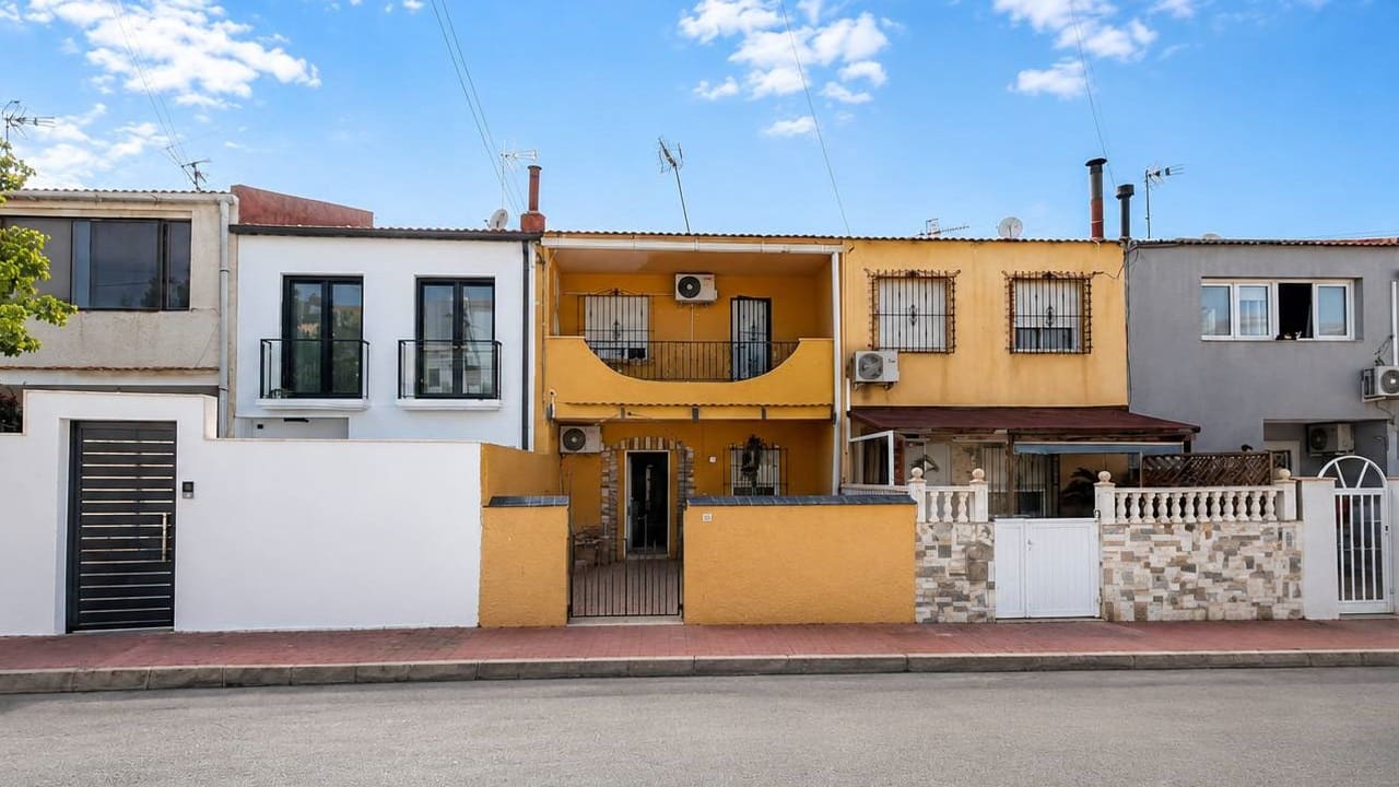 3 Zimmer Haus zu verkaufen in Torrevieja mit Garage - 193.000 € (Ref: 9925253)
