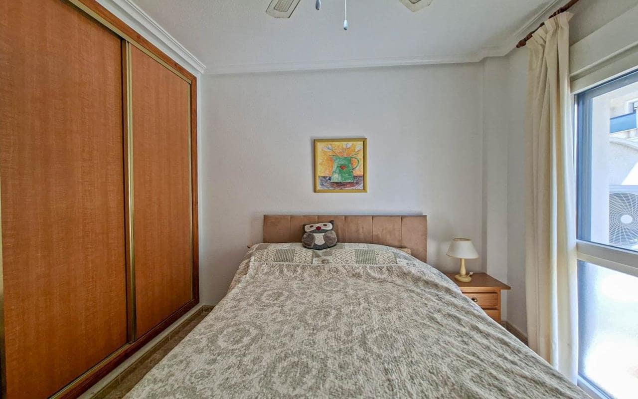 2 Zimmer Apartment zu verkaufen in Cabo Roig mit Pool Garage - 200.000 € (Ref: 9926481)
