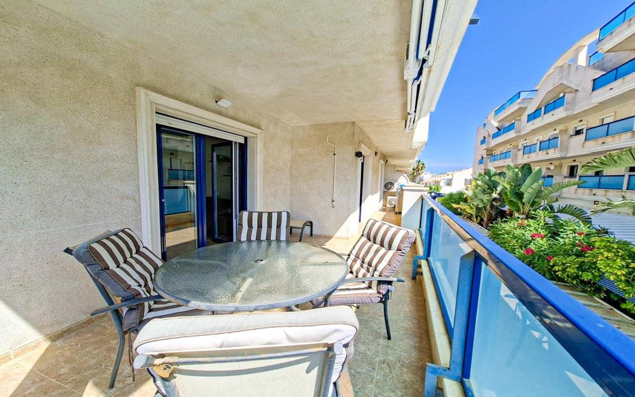 2 Zimmer Apartment zu verkaufen in Cabo Roig mit Pool Garage - 200.000 € (Ref: 9926481)