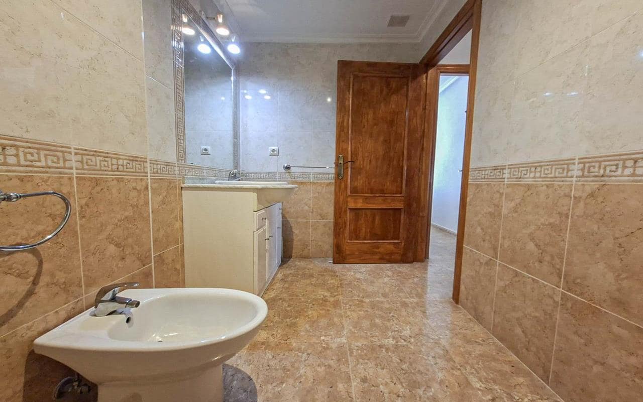 2 Zimmer Apartment zu verkaufen in Cabo Roig mit Pool Garage - 200.000 € (Ref: 9926481)