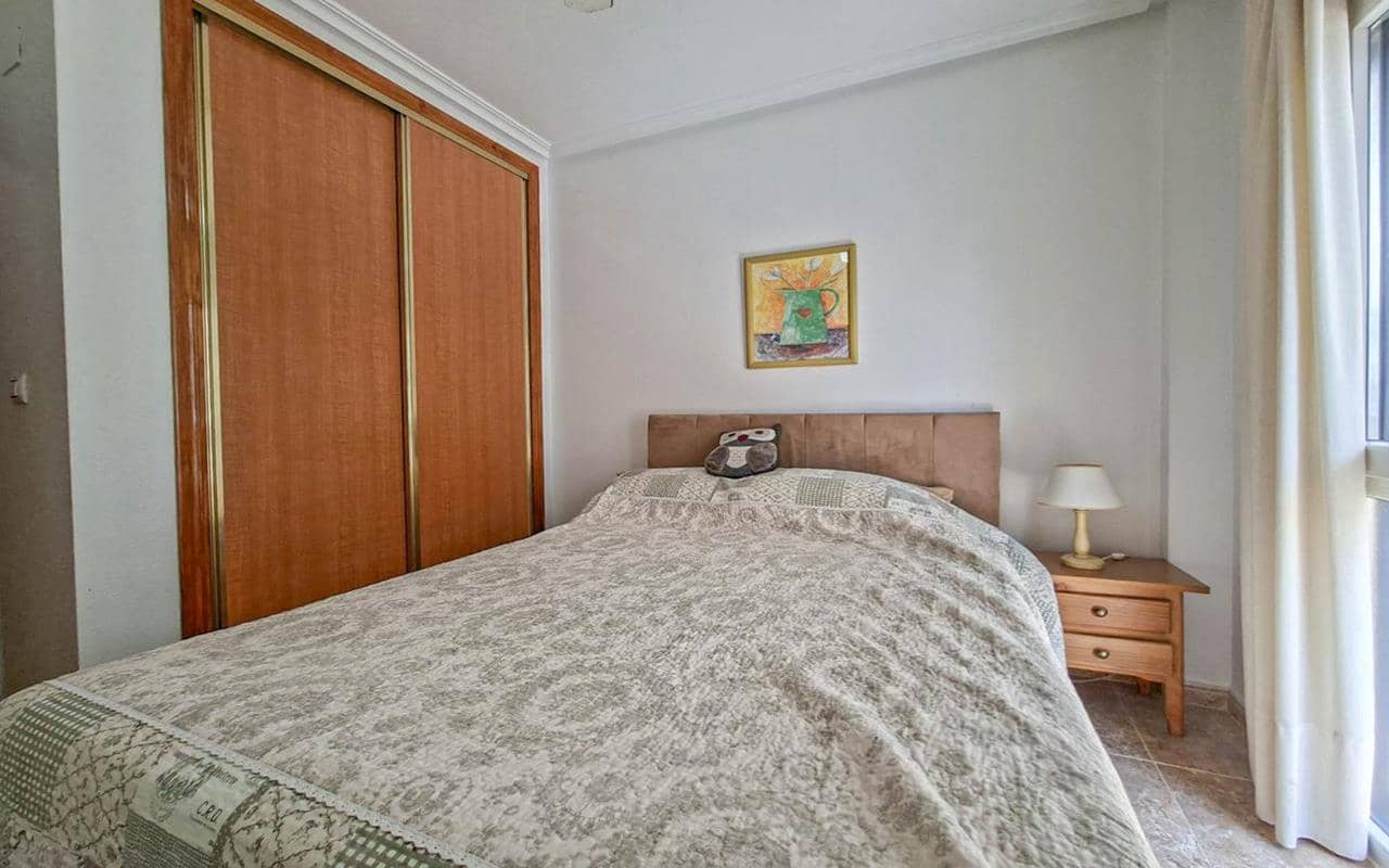 2 Zimmer Apartment zu verkaufen in Cabo Roig mit Pool Garage - 200.000 € (Ref: 9926481)