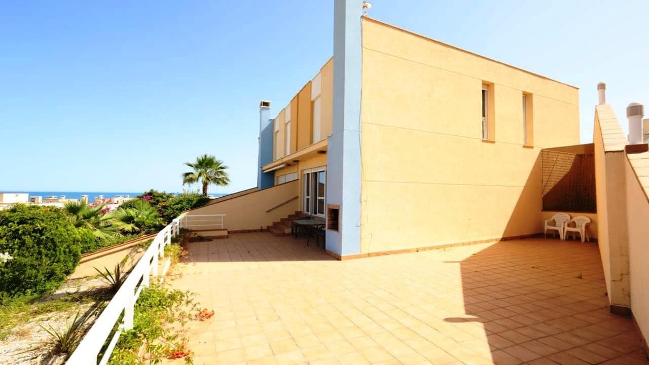 3 bedroom Townhouse for sale in Dehesa de Campoamor with pool garage - € 390,000 (Ref: 9928355)