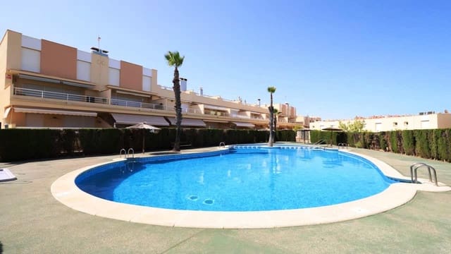 Casa de 3 habitaciones en Dehesa de Campoamor, Orihuela en venta con piscina garaje - 390.000 € (Ref: 9928355)