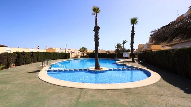 Casa de 3 habitaciones en Dehesa de Campoamor, Orihuela en venta con piscina garaje - 390.000 € (Ref: 9928355)