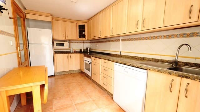 Casa de 3 habitaciones en Dehesa de Campoamor, Orihuela en venta con piscina garaje - 390.000 € (Ref: 9928355)