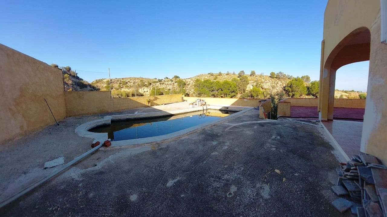 3 bedroom Finca/Country House for sale in Crevillente / Crevillent with pool garage - € 249,995 (Ref: 9928356)