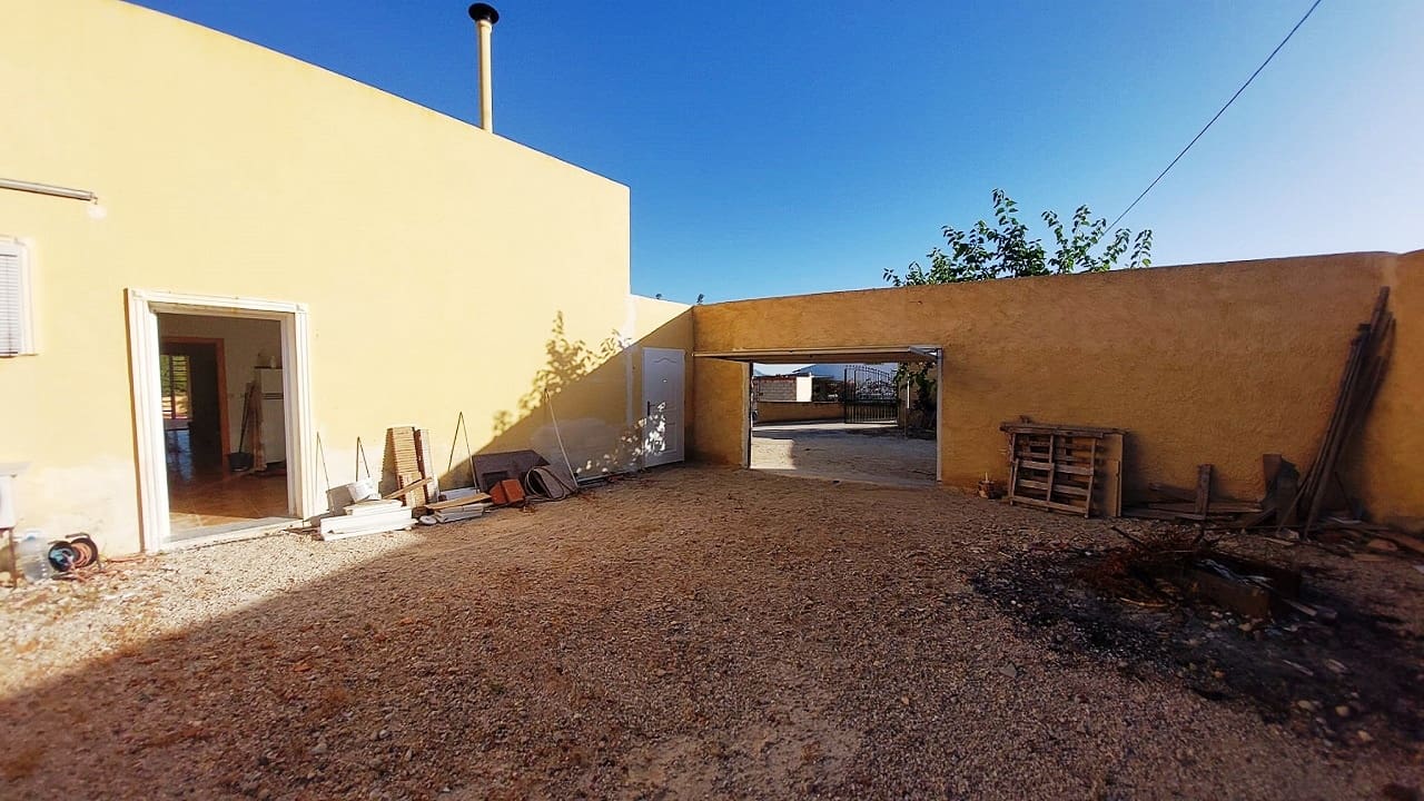 3 bedroom Finca/Country House for sale in Crevillente / Crevillent with pool garage - € 249,995 (Ref: 9928356)