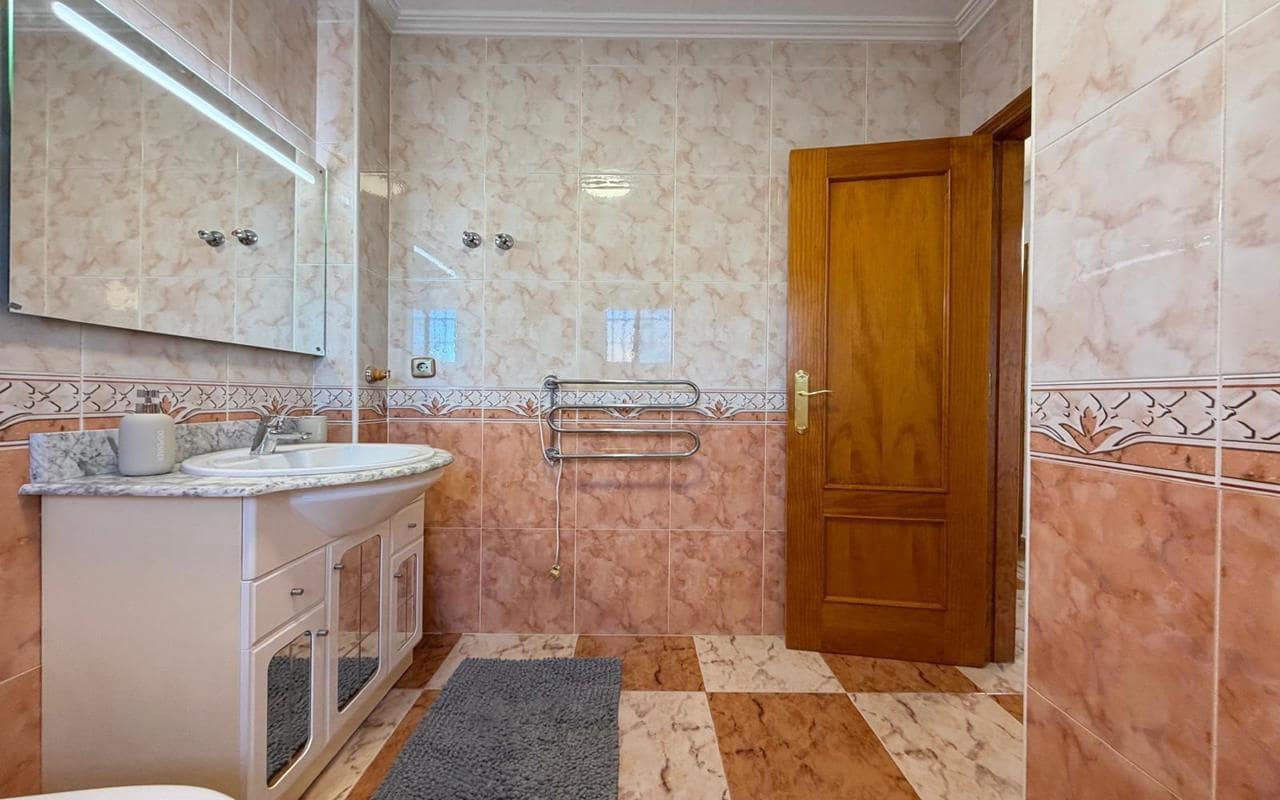 2 soverom Hus til salgs i Villamartin med svømmebasseng garasje - € 209 900 (Ref: 9928486)