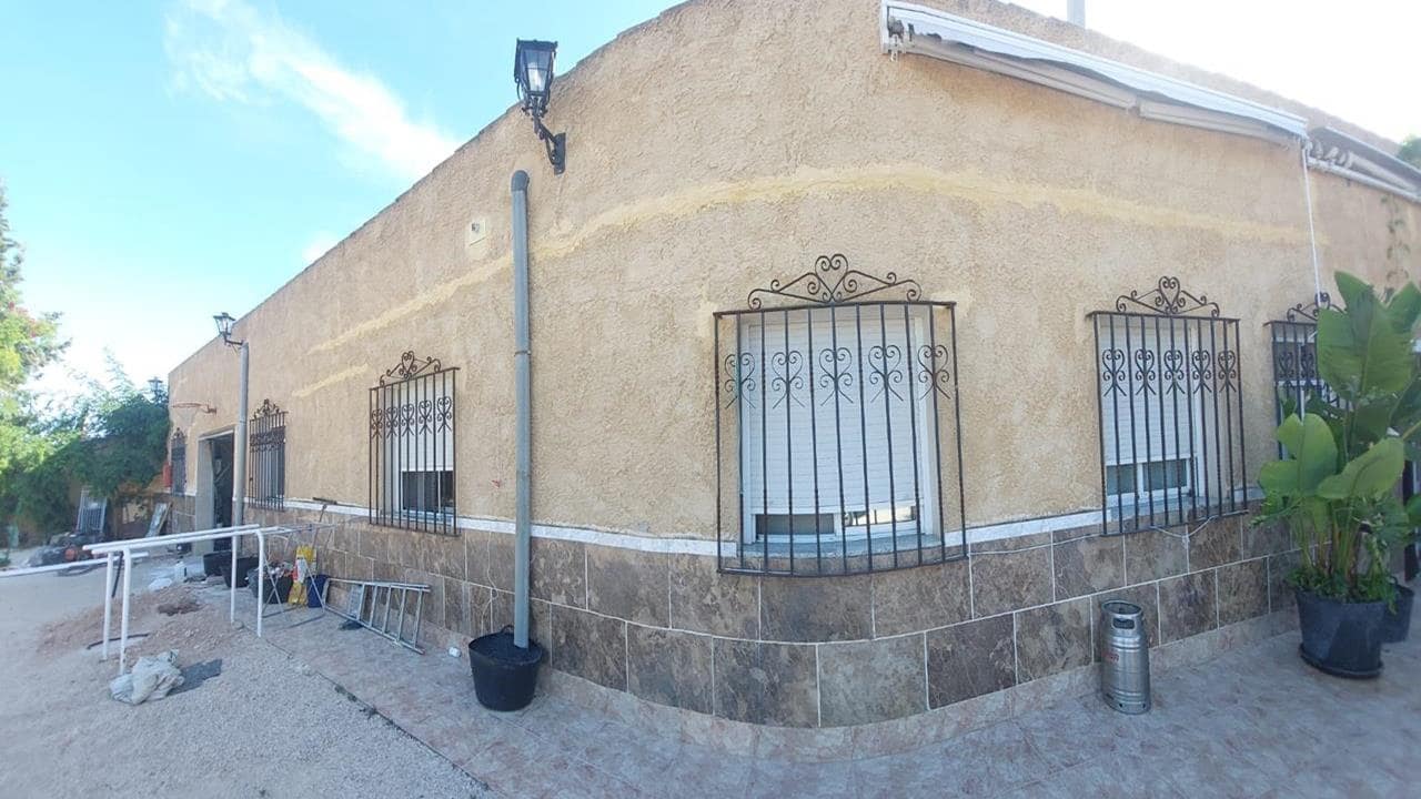 3 soveværelse Finca/Landehus til salg i Albatera med swimmingpool garage - € 340.000 (Ref: 9929954)