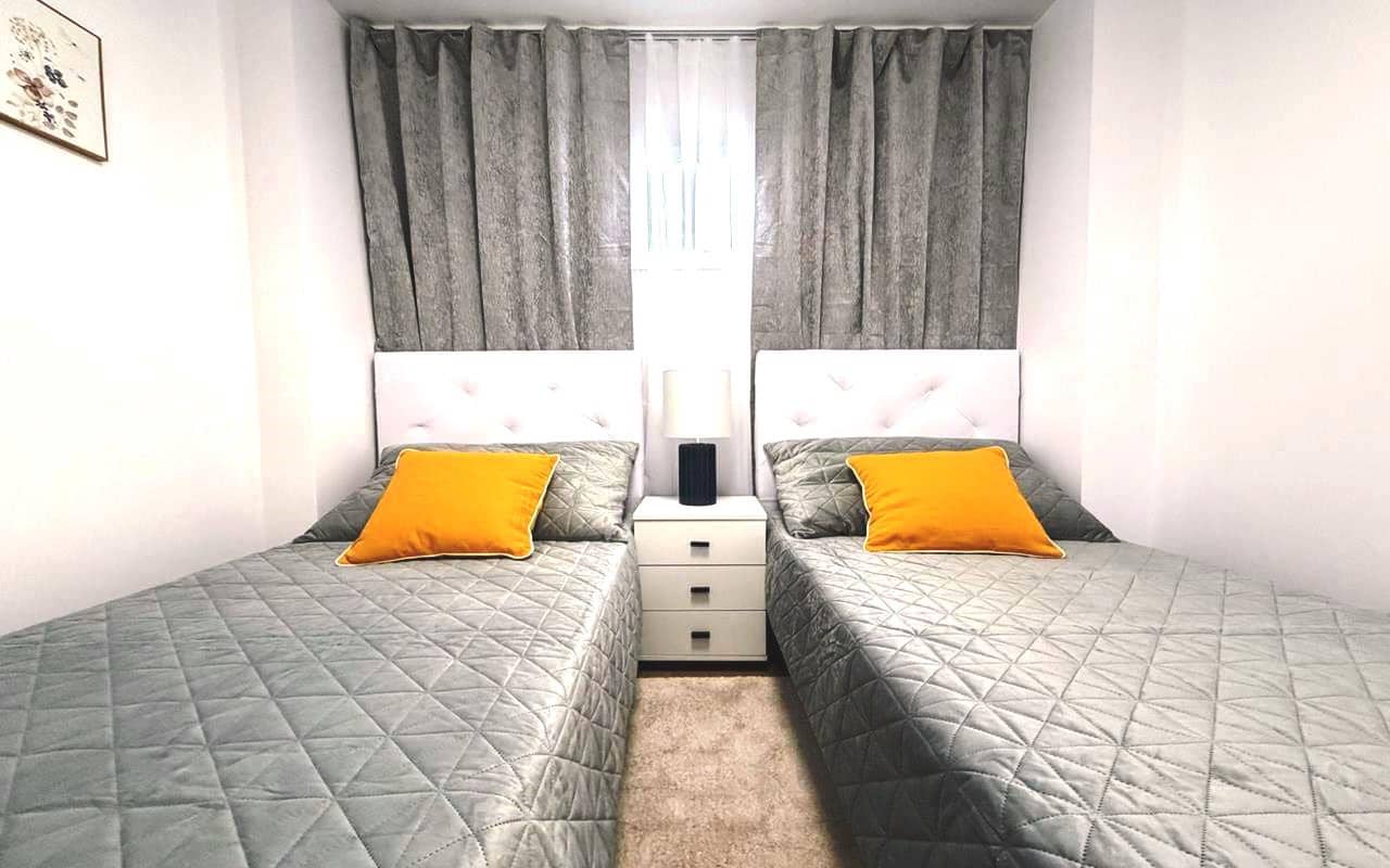 2 soverom Leilighet til salgs i Torrevieja med svømmebasseng garasje - € 169 900 (Ref: 9932355)