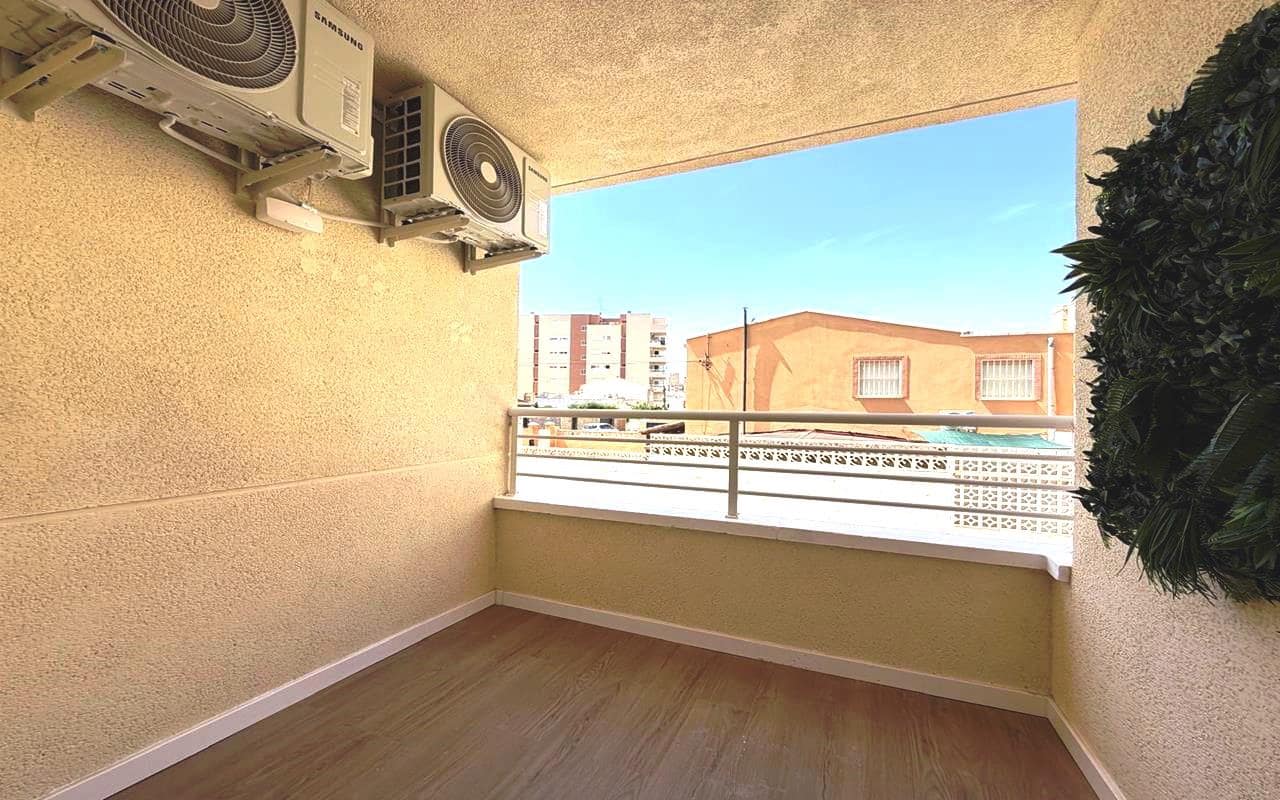 2 soverom Leilighet til salgs i Torrevieja med svømmebasseng garasje - € 169 900 (Ref: 9932355)