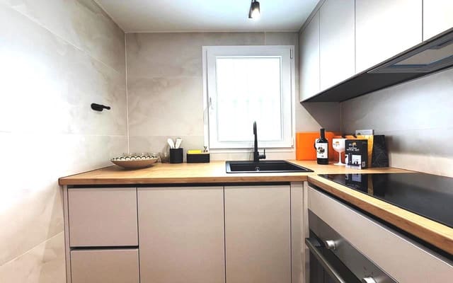 2 soverom Leilighet til salgs i Torrevieja med svømmebasseng garasje - € 169 900 (Ref: 9932355)