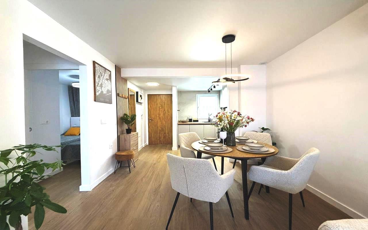 2 soverom Leilighet til salgs i Torrevieja med svømmebasseng garasje - € 169 900 (Ref: 9932355)