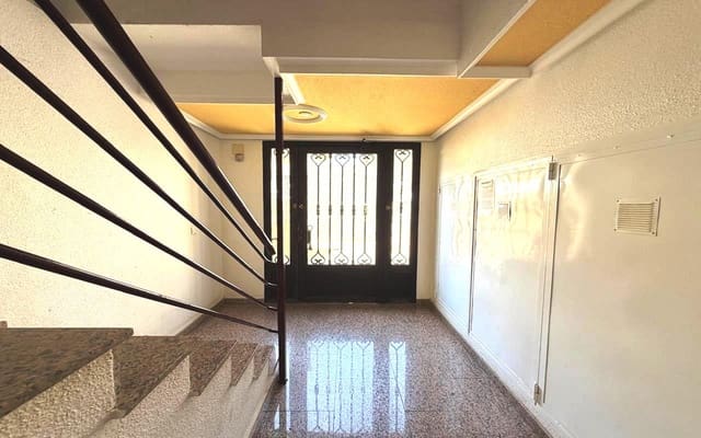 2 soverom Leilighet til salgs i Torrevieja med svømmebasseng garasje - € 169 900 (Ref: 9932355)