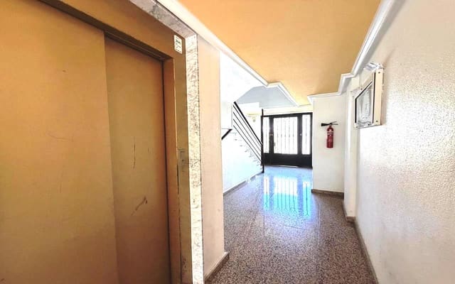2 soverom Leilighet til salgs i Torrevieja med svømmebasseng garasje - € 169 900 (Ref: 9932355)