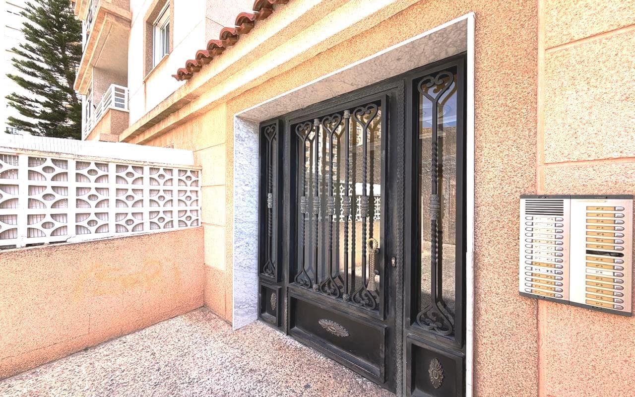 2 soverom Leilighet til salgs i Torrevieja med svømmebasseng garasje - € 169 900 (Ref: 9932355)