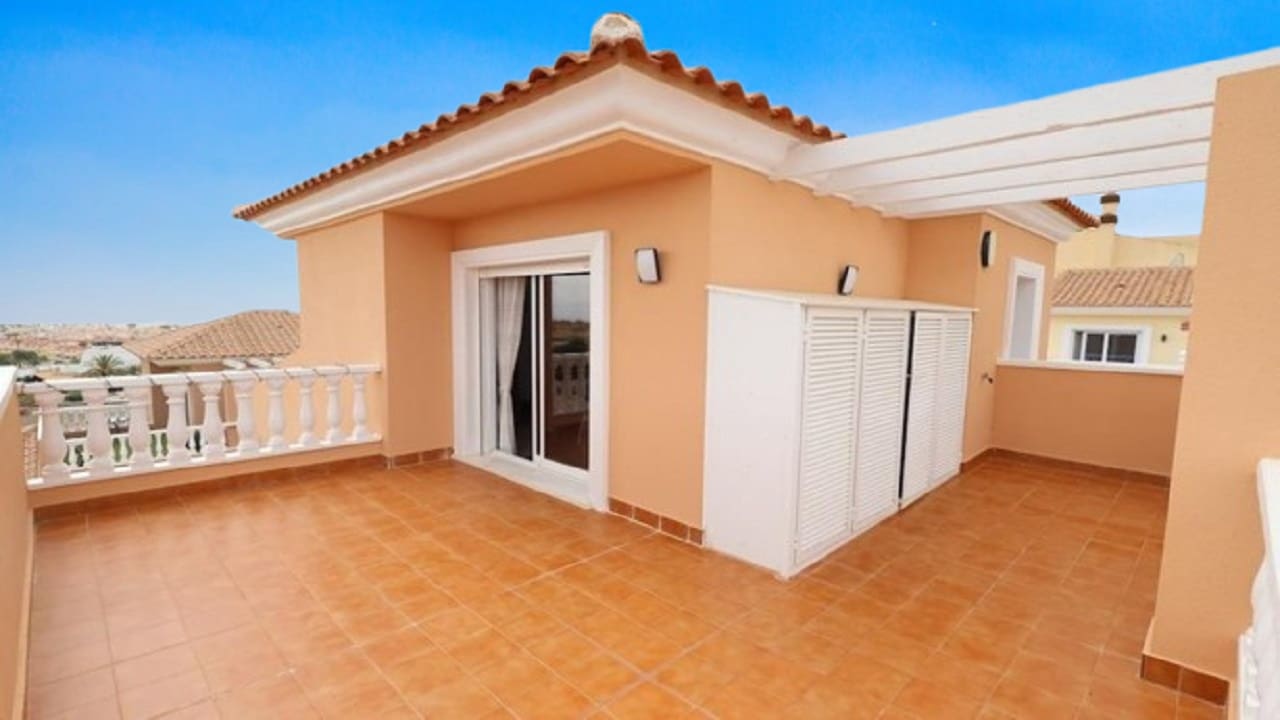 5 soverom Villa til salgs i Villamartin med svømmebasseng - € 395 000 (Ref: 9937128)