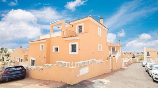 5 soverom Villa til salgs i Villamartin, Orihuela med svømmebasseng - € 395 000 (Ref: 9937128)