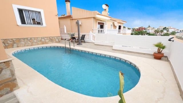 5 soverom Villa til salgs i Villamartin, Orihuela med svømmebasseng - € 395 000 (Ref: 9937128)