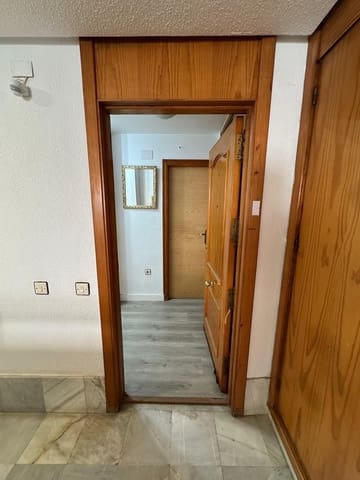 Studio til salgs i Torrevieja med svømmebasseng - € 99 500 (Ref: 9937315)