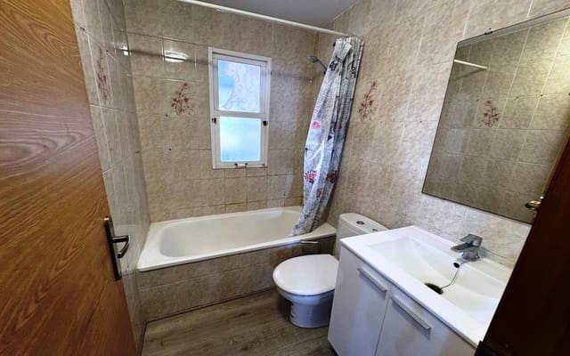 Studio til salgs i Torrevieja med svømmebasseng - € 99 500 (Ref: 9937315)