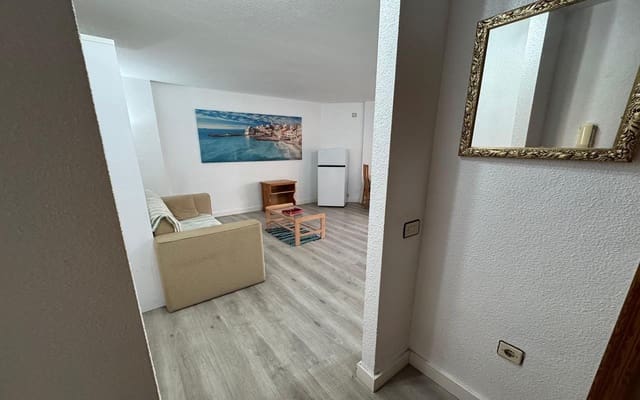 Studio til salgs i Torrevieja med svømmebasseng - € 99 500 (Ref: 9937315)