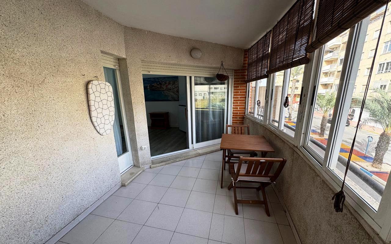 Studio til salgs i Torrevieja med svømmebasseng - € 99 500 (Ref: 9937315)