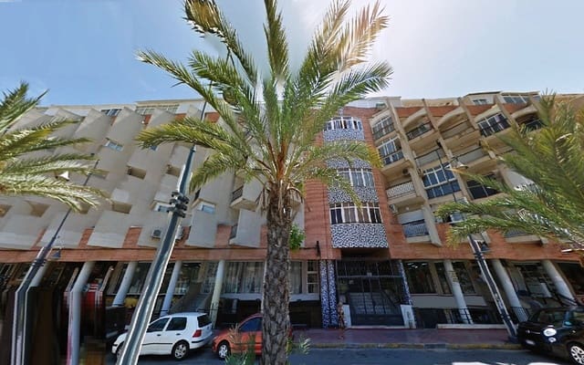 Studio til salgs i Torrevieja med svømmebasseng - € 99 500 (Ref: 9937315)