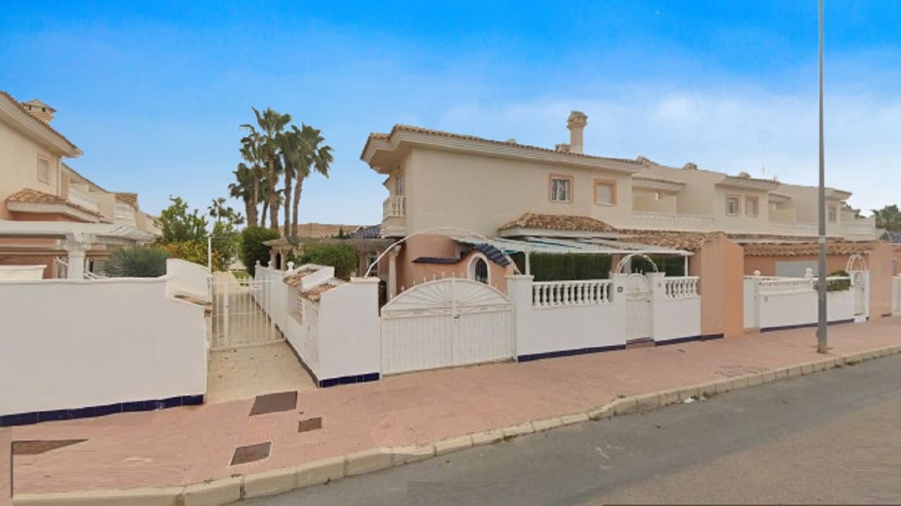 3 chambre Maison de Ville à vendre à Ciudad Quesada avec piscine garage - 340 000 € (Ref: 9938705)