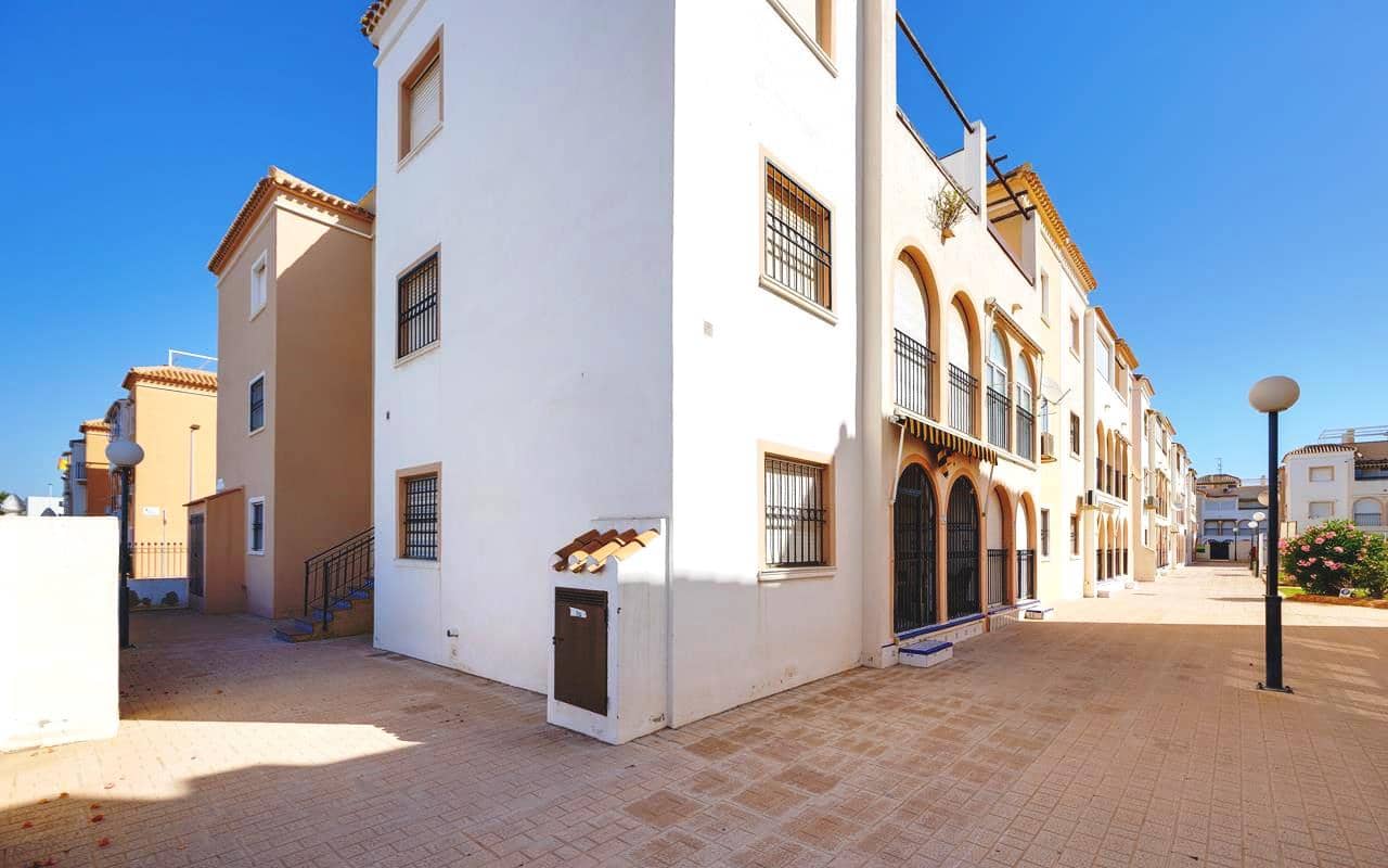 2 soverom Leilighet til salgs i Torrevieja med svømmebasseng - € 149 900 (Ref: 9939011)