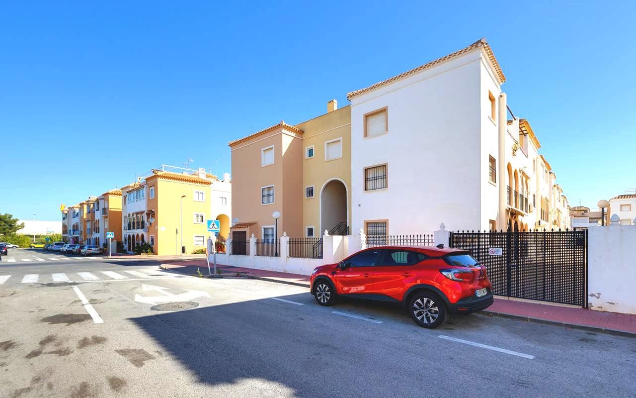 2 soverom Leilighet til salgs i Torrevieja med svømmebasseng - € 149 900 (Ref: 9939011)