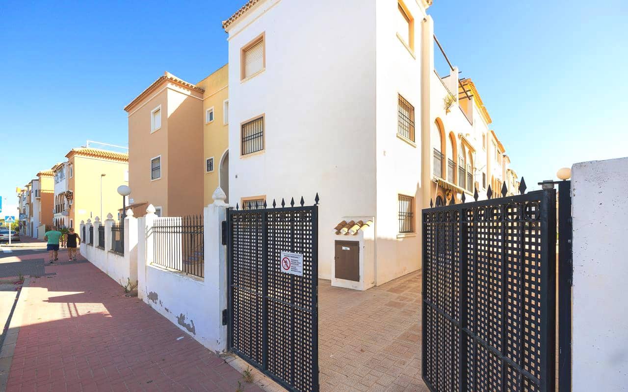 2 soverom Leilighet til salgs i Torrevieja med svømmebasseng - € 149 900 (Ref: 9939011)