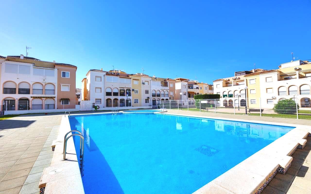 2 soverom Leilighet til salgs i Torrevieja med svømmebasseng - € 149 900 (Ref: 9939011)
