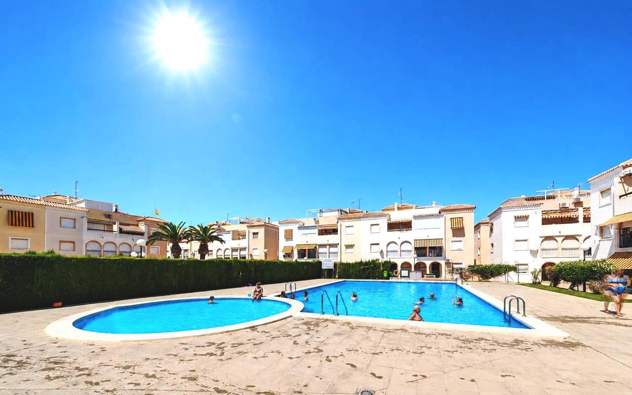 2 soverom Leilighet til salgs i Torrevieja med svømmebasseng - € 149 900 (Ref: 9939011)