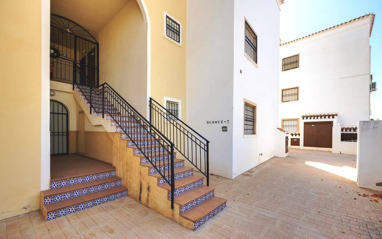 2 soverom Leilighet til salgs i Torrevieja med svømmebasseng - € 149 900 (Ref: 9939011)