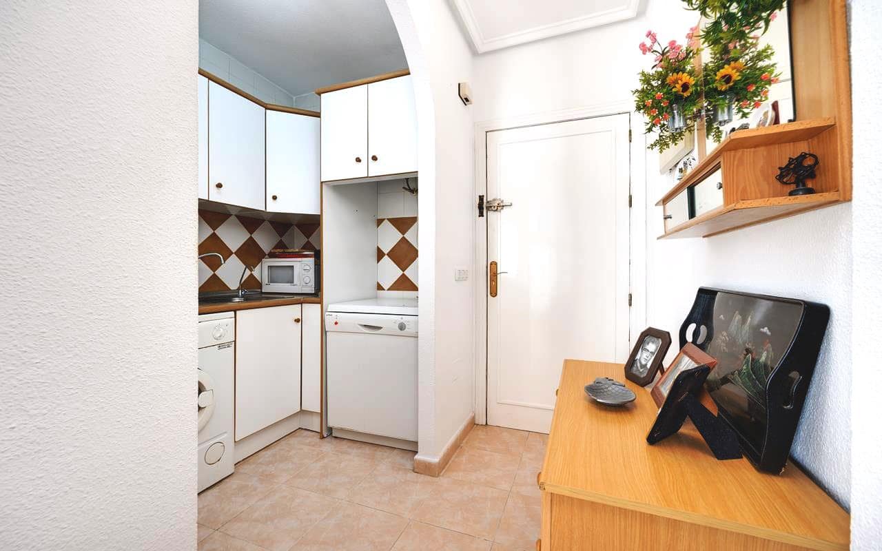 2 soverom Leilighet til salgs i Torrevieja med svømmebasseng - € 149 900 (Ref: 9939011)