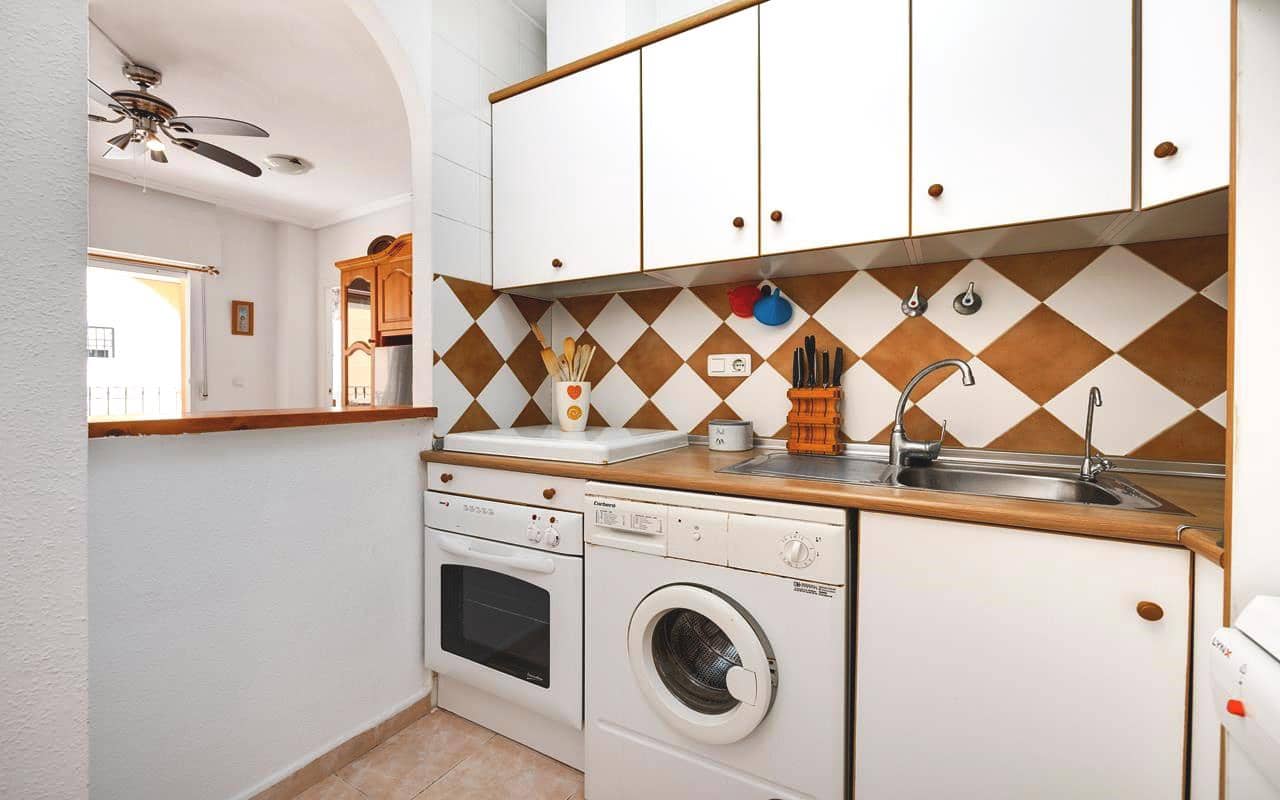 2 soverom Leilighet til salgs i Torrevieja med svømmebasseng - € 149 900 (Ref: 9939011)