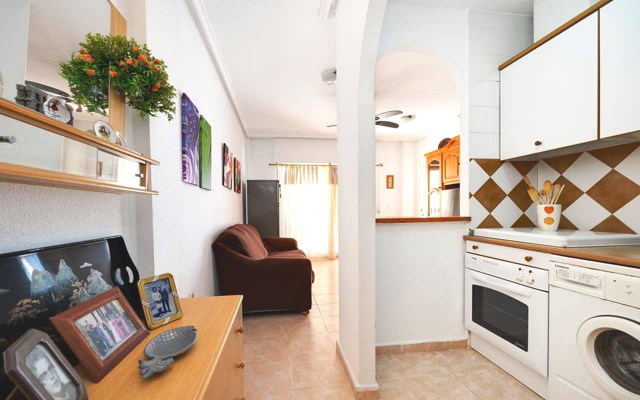2 soverom Leilighet til salgs i Torrevieja med svømmebasseng - € 149 900 (Ref: 9939011)