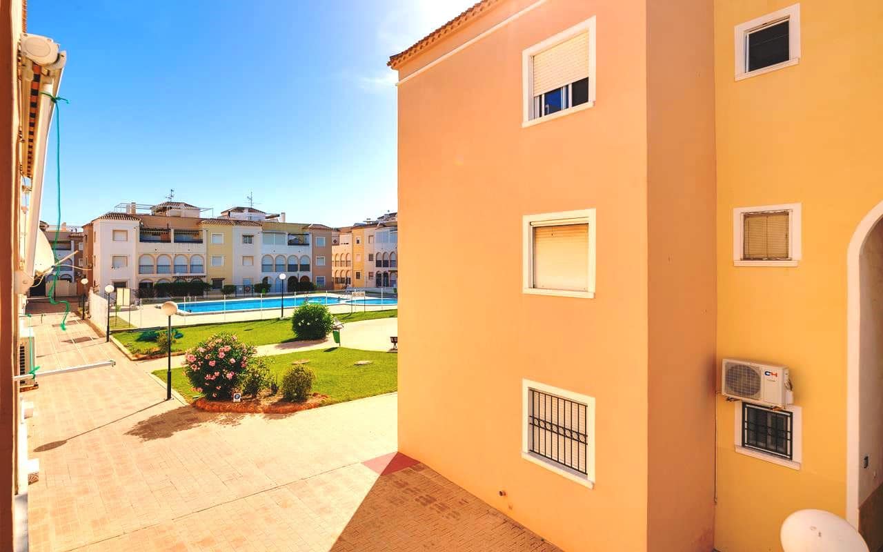 2 soverom Leilighet til salgs i Torrevieja med svømmebasseng - € 149 900 (Ref: 9939011)