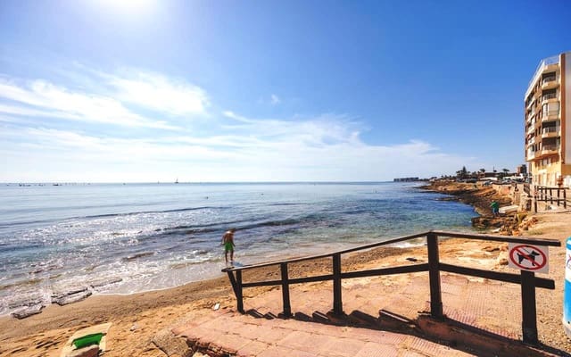 2 soverom Leilighet til salgs i Torrevieja med svømmebasseng - € 149 900 (Ref: 9939011)