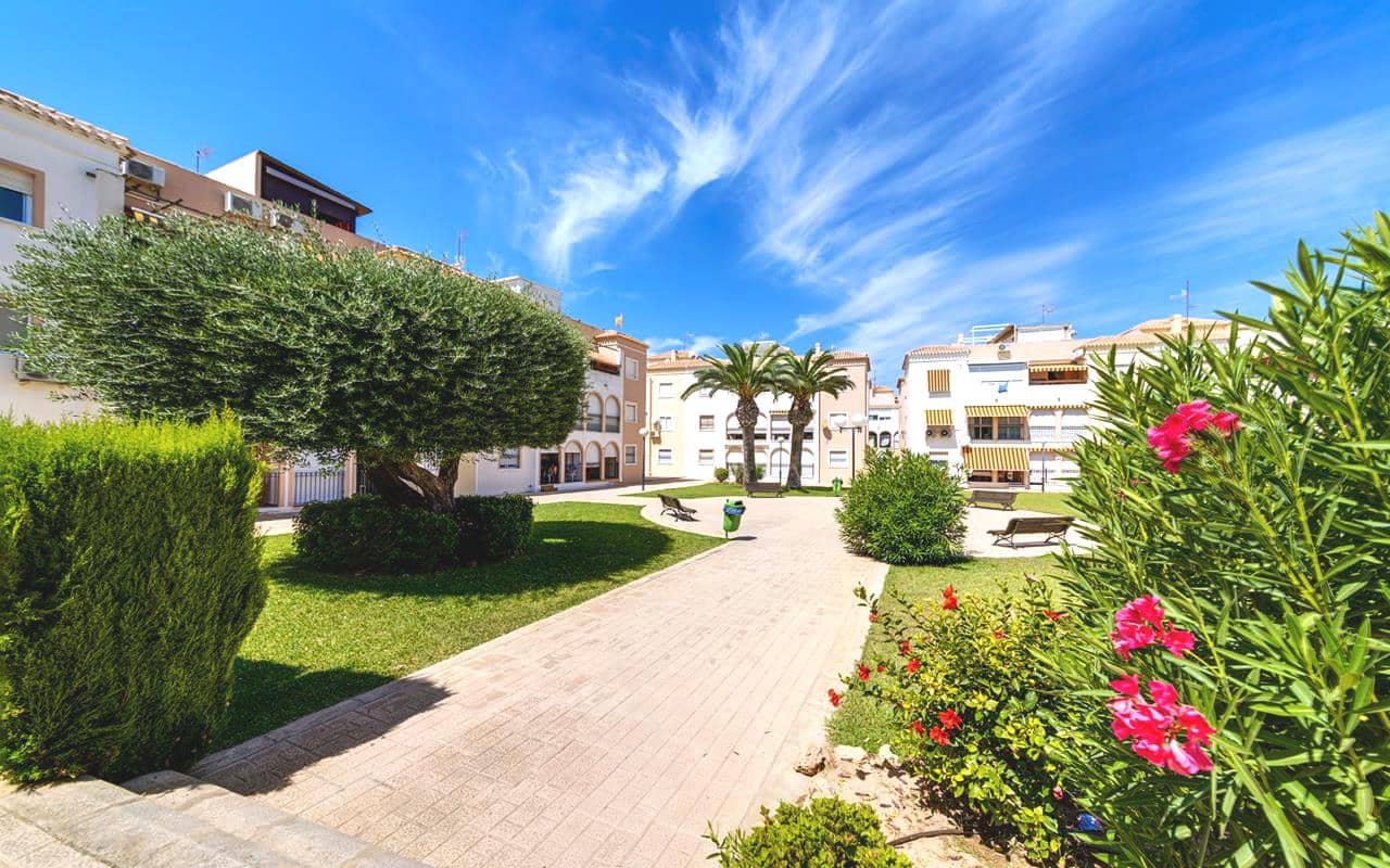 2 soverom Leilighet til salgs i Torrevieja med svømmebasseng - € 149 900 (Ref: 9939011)
