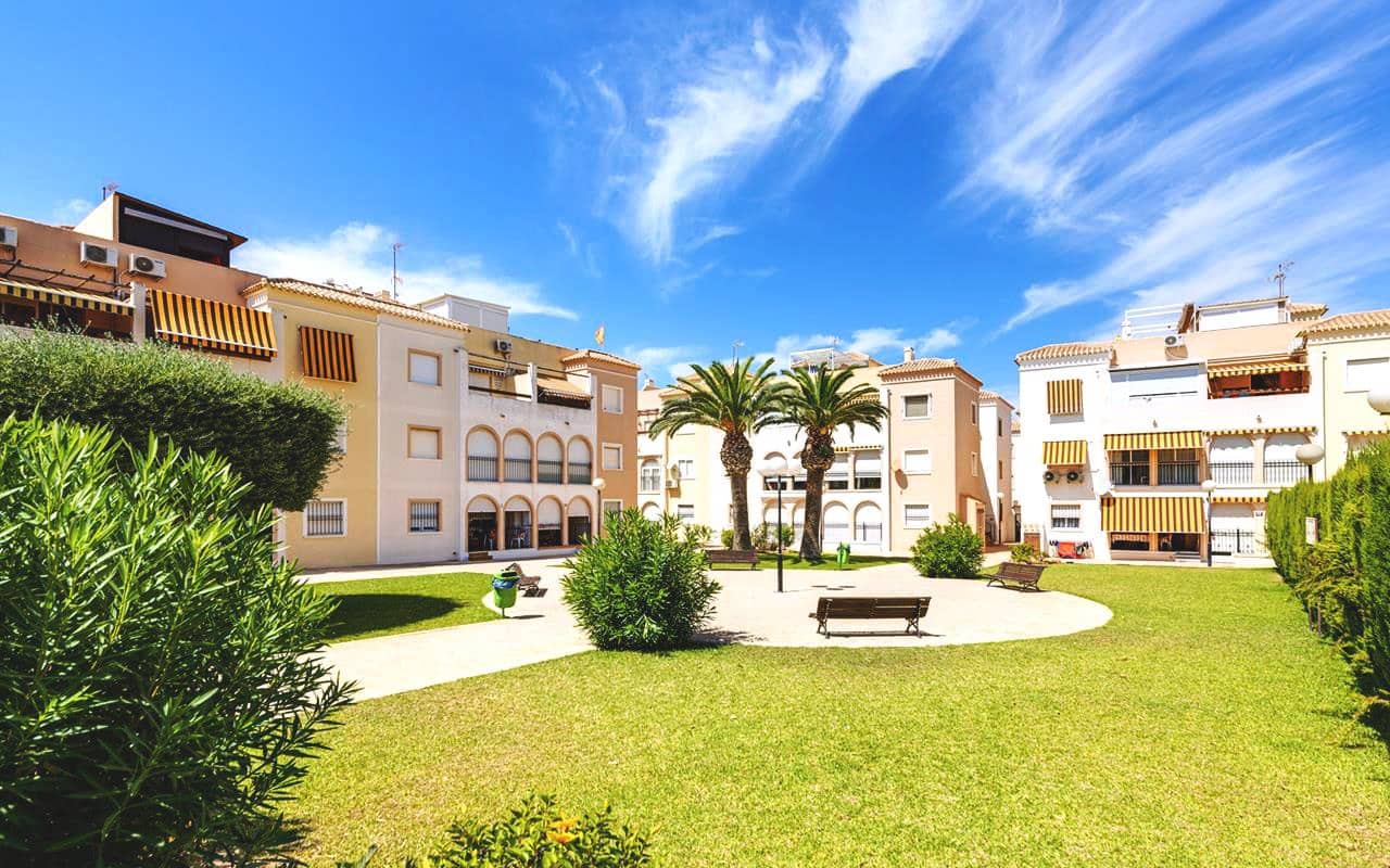 2 soverom Leilighet til salgs i Torrevieja med svømmebasseng - € 149 900 (Ref: 9939011)