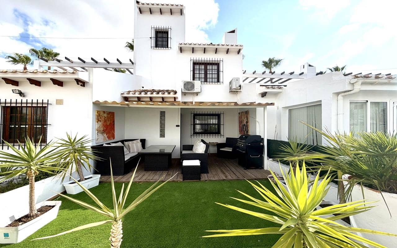 2 soveværelse Byhus til salg i Villamartin med swimmingpool - € 280.000 (Ref: 9941276)