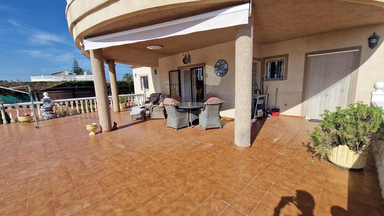 3 bedroom Finca/Country House for sale in Catral with pool garage - € 390,000 (Ref: 9941277)