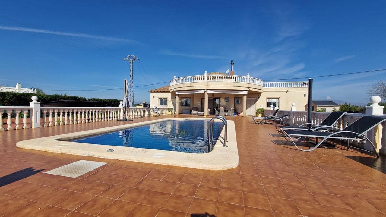 3 bedroom Finca/Country House for sale in Catral with pool garage - € 390,000 (Ref: 9941277)