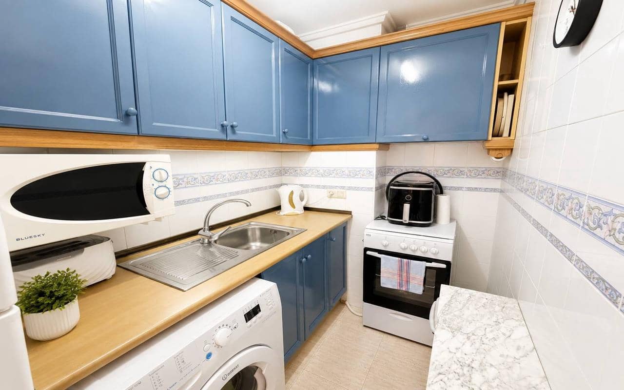 Apartamento de 2 habitaciones en Torrevieja en venta con piscina - 139.900 € (Ref: 9942880)