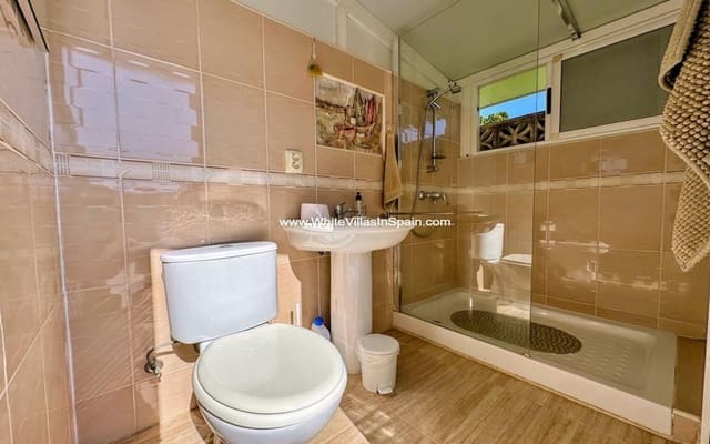 1 chambre Bungalow à vendre à Torrevieja avec garage - 129 900 € (Ref: 9943194)