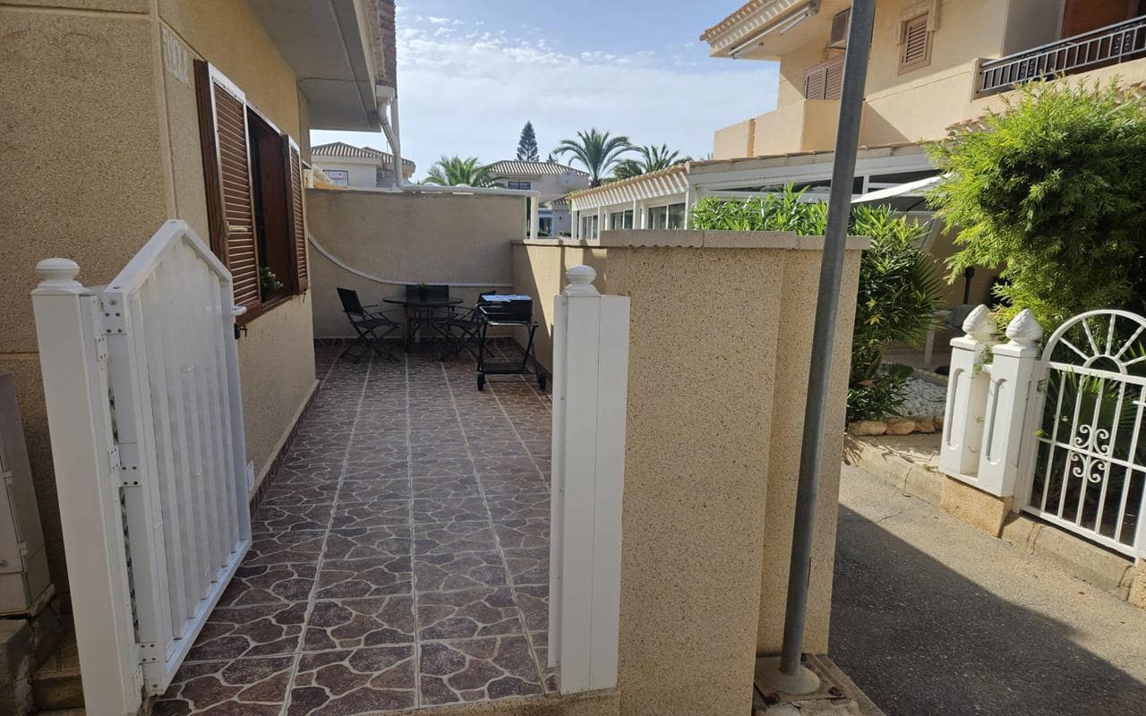 2 soverom Leilighet til salgs i Playa Flamenca med svømmebasseng garasje - € 185 000 (Ref: 9946245)