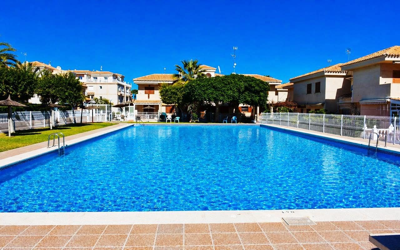 2 soverom Leilighet til salgs i Playa Flamenca med svømmebasseng garasje - € 185 000 (Ref: 9946245)