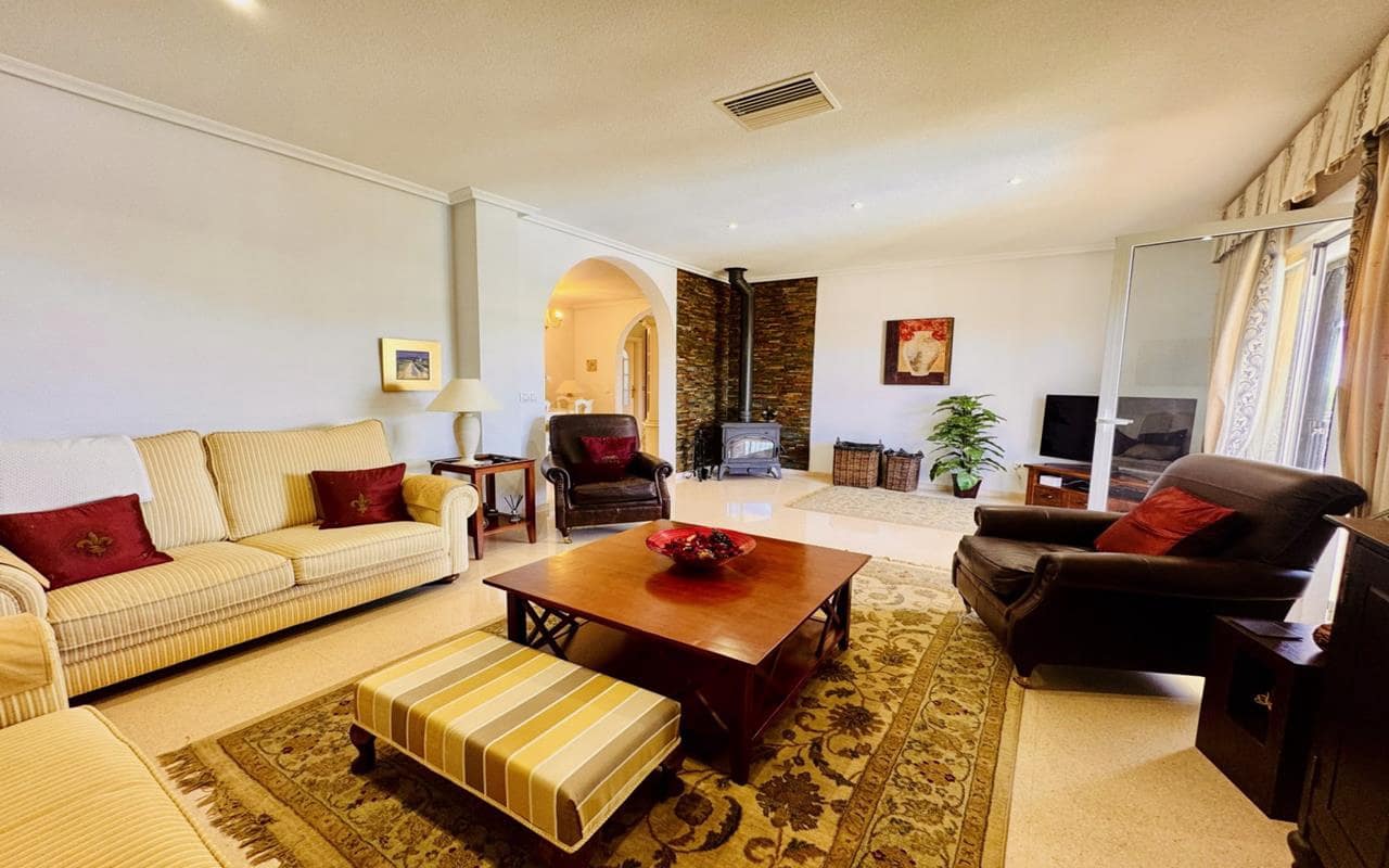 6 Zimmer Villa zu verkaufen in Aspe mit Pool Garage - 650.000 € (Ref: 9946812)